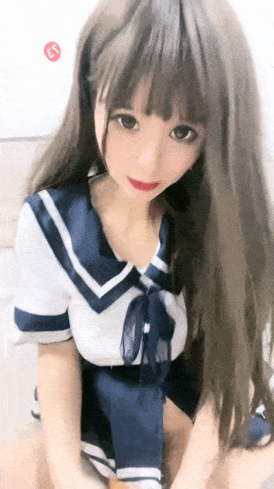 【優片】妖豔大紅唇網紅騷貨！粗大胡蘿蔔插穴狂噴水！情趣制服吊帶灰絲
