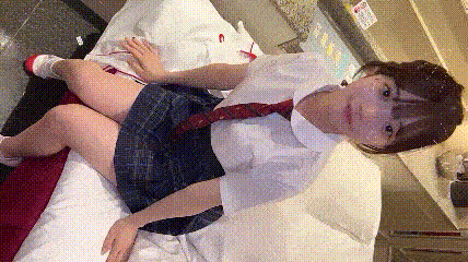 【優片】高颜清纯JK美眉 超可爱偶像级美少女 皮肤白皙小娇乳 被无套输出 吐着舌头