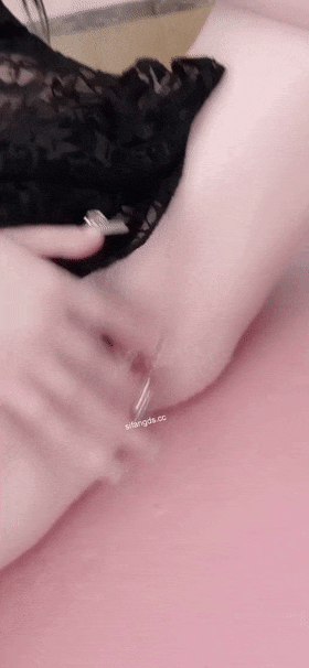 【優片】黑丝大奶小少妇 轻点轻点不要用大力 身材苗条被几个哥们排着队轮流输出