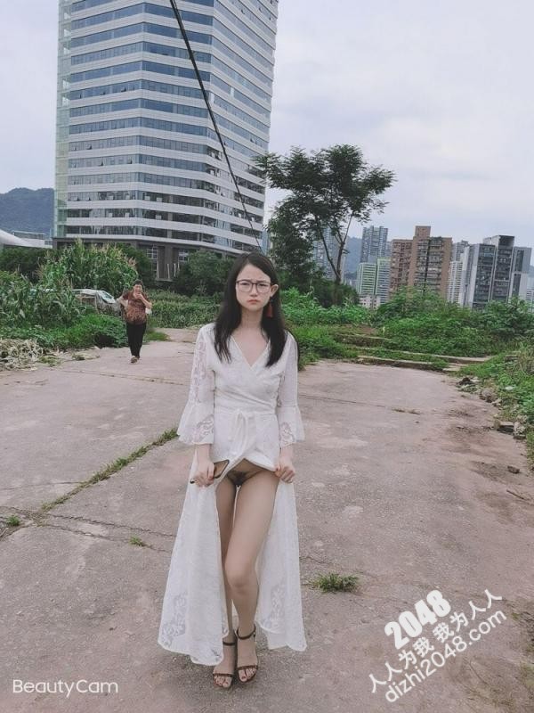 【優片】雲盤洩密眼鏡騷妹可真猛 肛交拳交全都搞起來也不怕把B給撐壞了