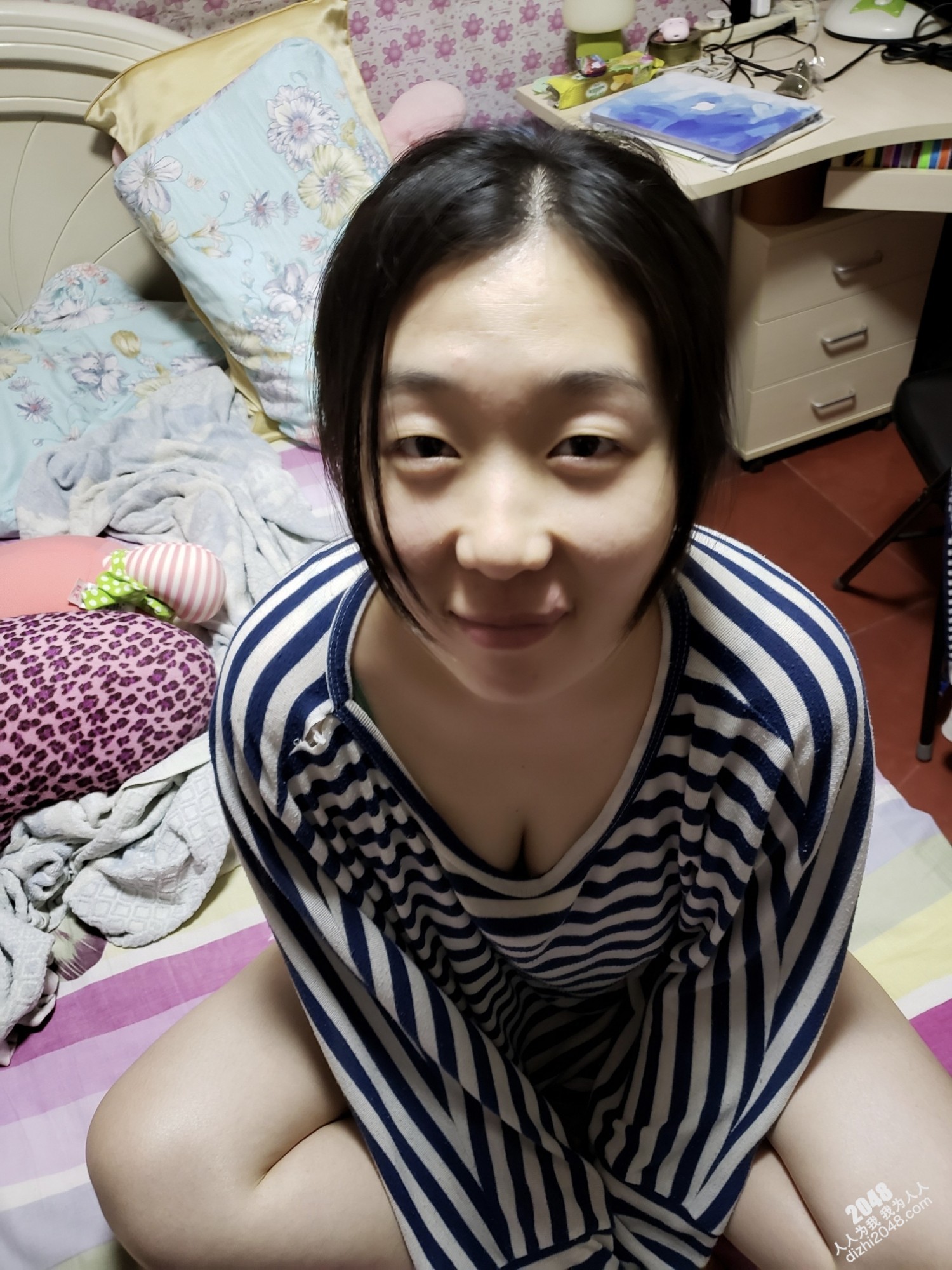 [自拍] 帶公司小秘玩車震  (18P)