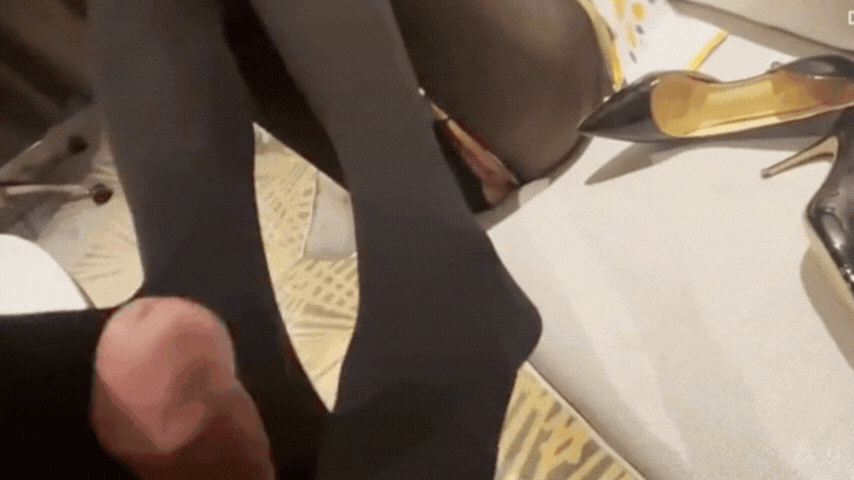【MP4】[国产自拍]AAV-762 身材火辣C小姐穿上黑丝Cos服装侍奉