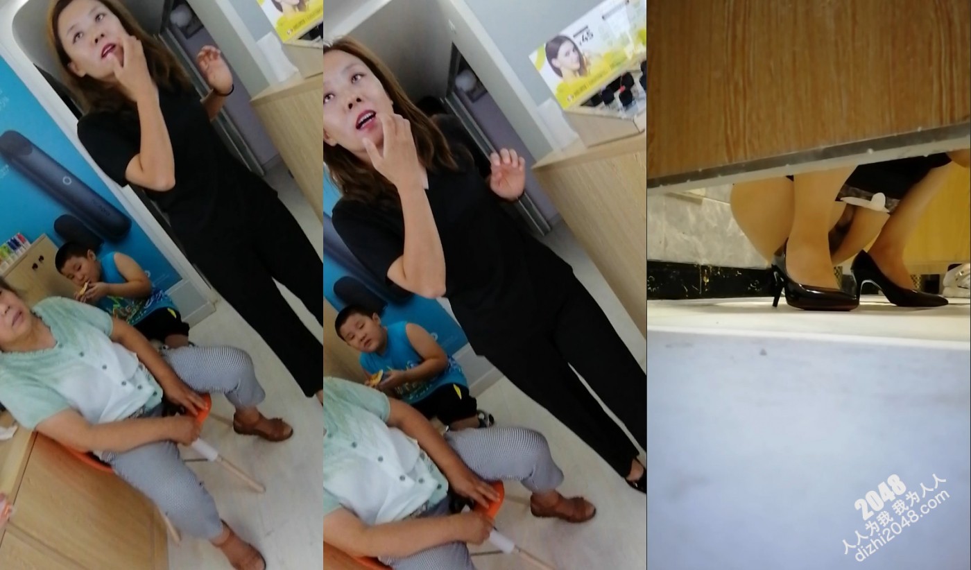 【精品厕拍】坑神真实偷拍,风韵犹存美少妇大小便,拍完还和她搭讪对话,无水印原版(5V)