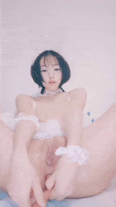 【優片】看似乖巧妹子玩的很花！灌腸爆菊輪番上陣！拉珠塞入菊花