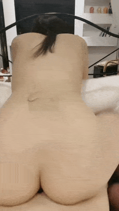 【優片】車模下海漂亮小姐姐！大屌插嘴直接開操！特殊視角猛怼，美臀騎乘位