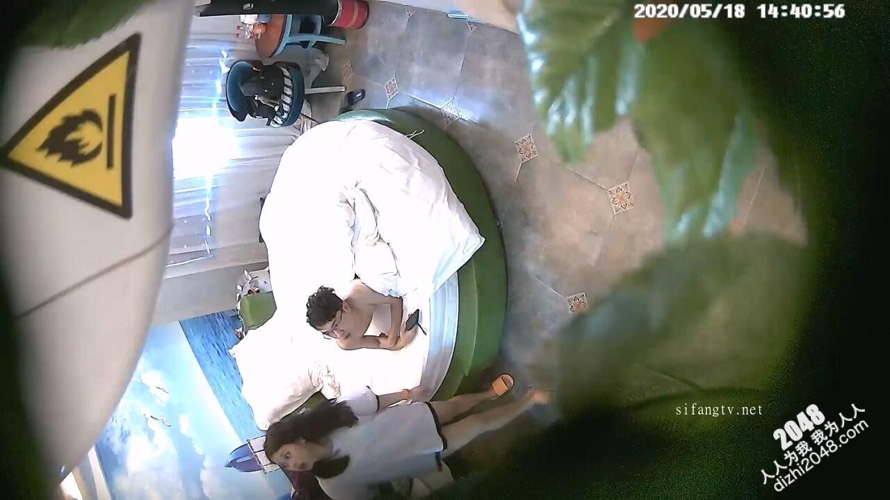 [MP4/1.2G]5-18经典酒店偷拍 学生情侣开房 小伙舔逼舔的好，性福少不了