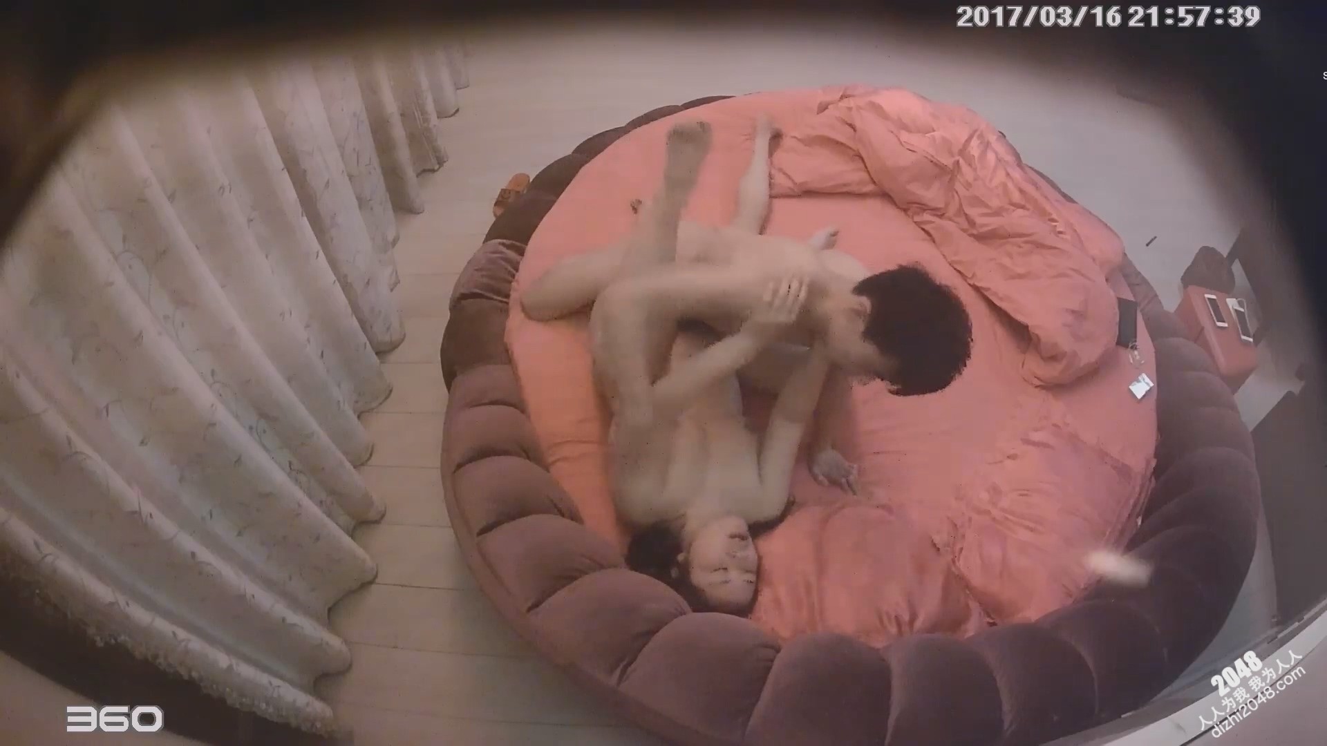 [MP4/1.39G]经典酒店偷拍 毛毛虫圆床房上帝视角偷窥多对极品男女啪啪