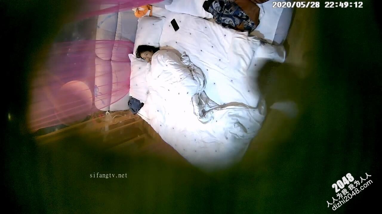 [MP4/1.18G]5-28经典酒店偷拍 热恋情侣开房，害羞女孩被男友终于忽悠到手啪啪两次