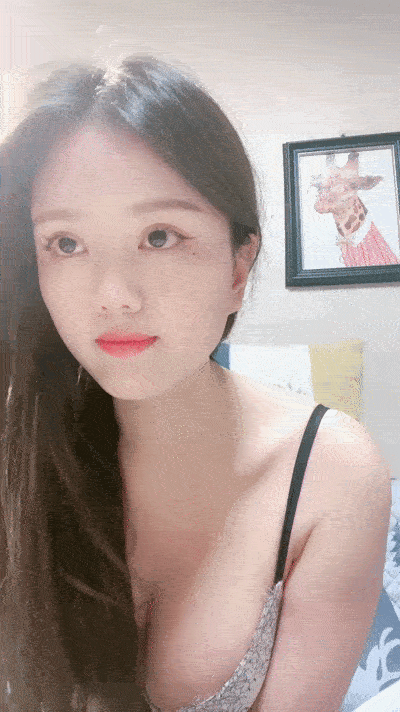 極品顔值美女小魚幹!外表甜美騷的很!按摩器震無毛嫩穴