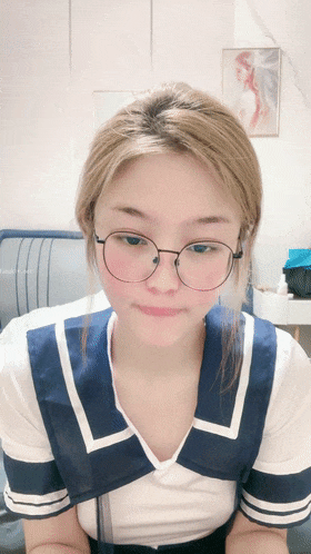 今年顶级女神!【泡泡泡00年】超高收费房,姨妈巾,都是血,都是血