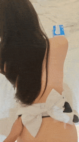 【優片】颜值不错的大奶宝贝全程露脸大秀直播，镜头前各种撩骚动作刺激狼友
