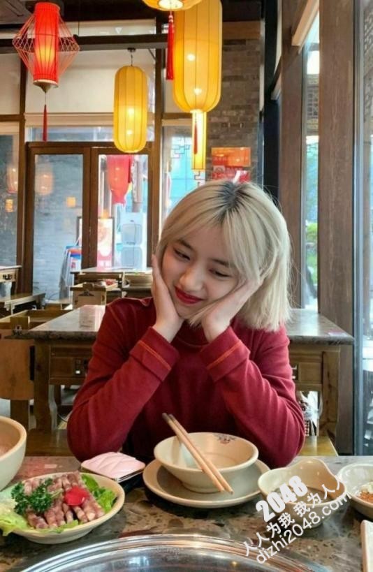 酒店里的美女 [10P]