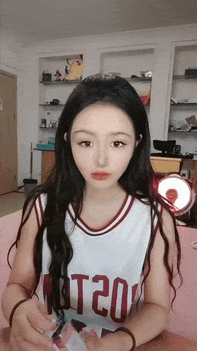 【優片】雪莉小可爱！网红美女！美白丝袜美腿足交，穿上高跟鞋骑乘位