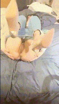 【優片】新来的美女主播，露脸激情大秀，脱衣艳舞诱惑狼友，揉奶抠逼