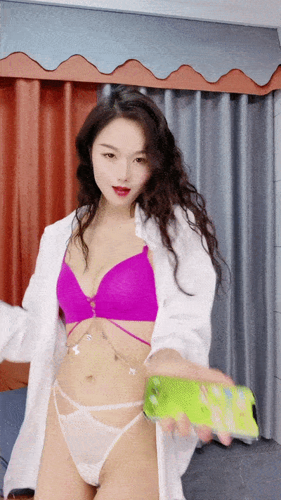 【優片】性感健身女神！一头卷发超高颜值！扭腰包臀极度诱惑，揉搓骚穴掰开