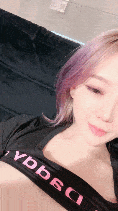 【優片】無敵粉穴網紅女神！白嫩美乳超柔軟！微毛嫩穴掰開特寫，展示好身材