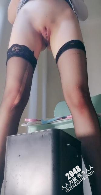 【優片】細腰美腿極品尤物！白虎美穴少女！美臀鏡頭前假屌抽插，進進出出