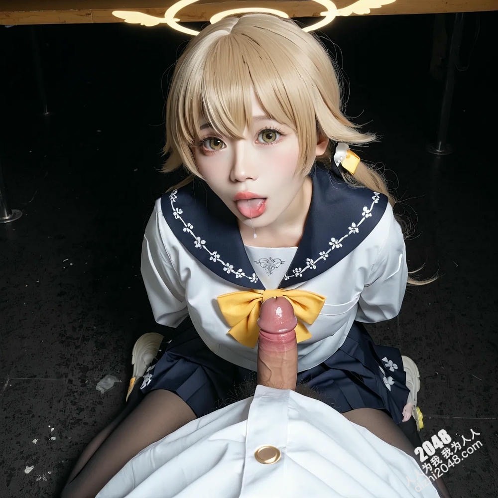 护士装扮的女孩与神秘女郎的暧昧互动，引人遐想无限。(14)