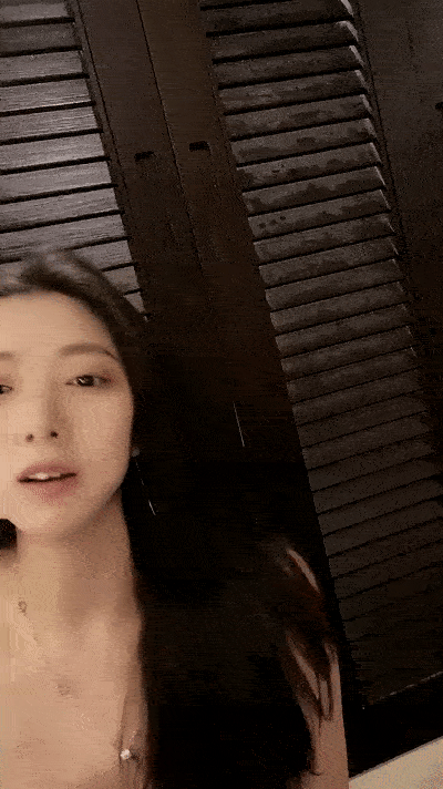 【優片】車模下海性感美女!腰上還貼着膏藥!多毛騷穴後入美臀,主動騎乘位猛砸,浪叫呻吟不斷