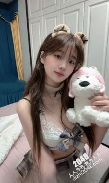 【门事件】江西华东交大 大一萌妹唐沁茹约炮体育生 跪舔足交画面刺激 对白超有趣!