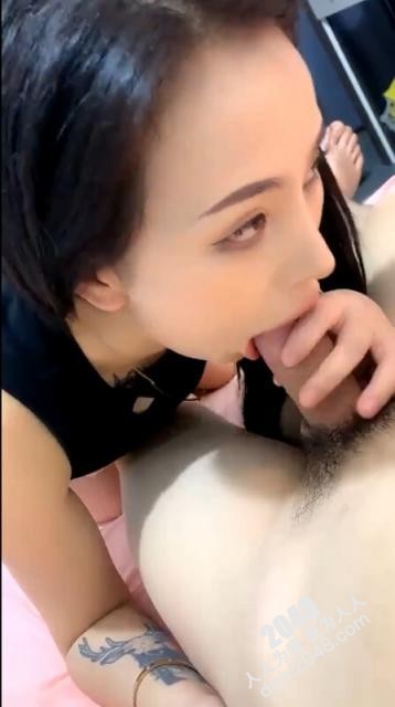 【優片】漂亮美女 來舔舔 用完就不愛了是嗎 鹹魚味 在家和男友啪啪 射完用嘴清理雞雞
