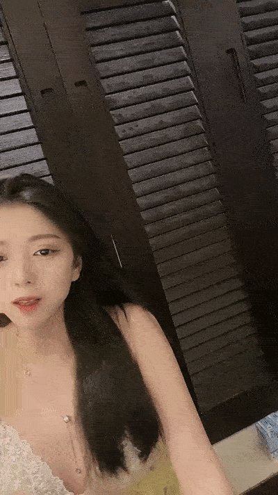 【優片】车模下海漂亮小姐姐！大屌插嘴直接开操！特殊视角猛怼，美臀骑乘位，腰上还贴着膏药