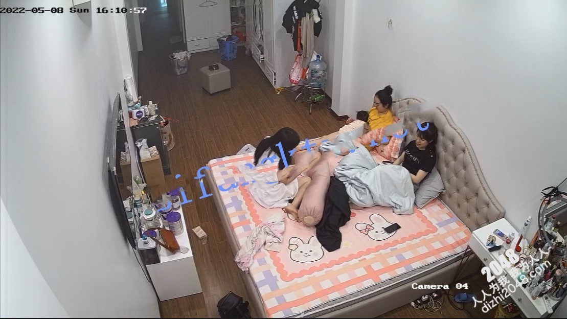 黑客破解⭐家庭网络摄像头 高颜值少妇被朋友认出曝光生活照 偷拍记录婚后幸福的性生活