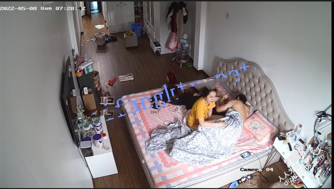 黑客破解⭐家庭网络摄像头 高颜值少妇被朋友认出曝光生活照 偷拍记录婚后幸福的性生活