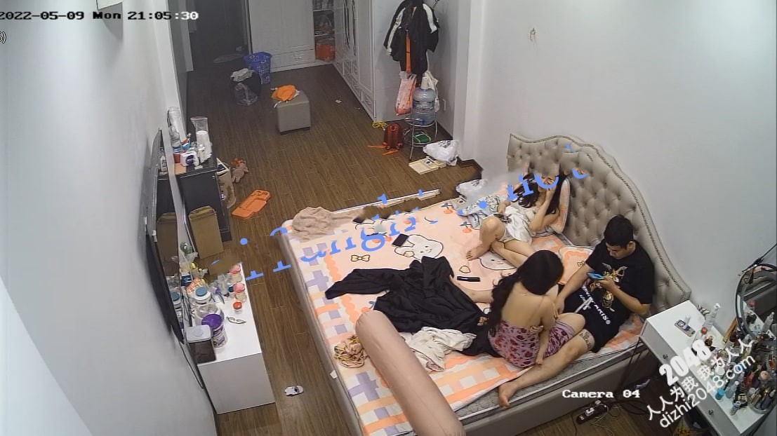 黑客破解⭐家庭网络摄像头 高颜值少妇被朋友认出曝光生活照 偷拍记录婚后幸福的性生活