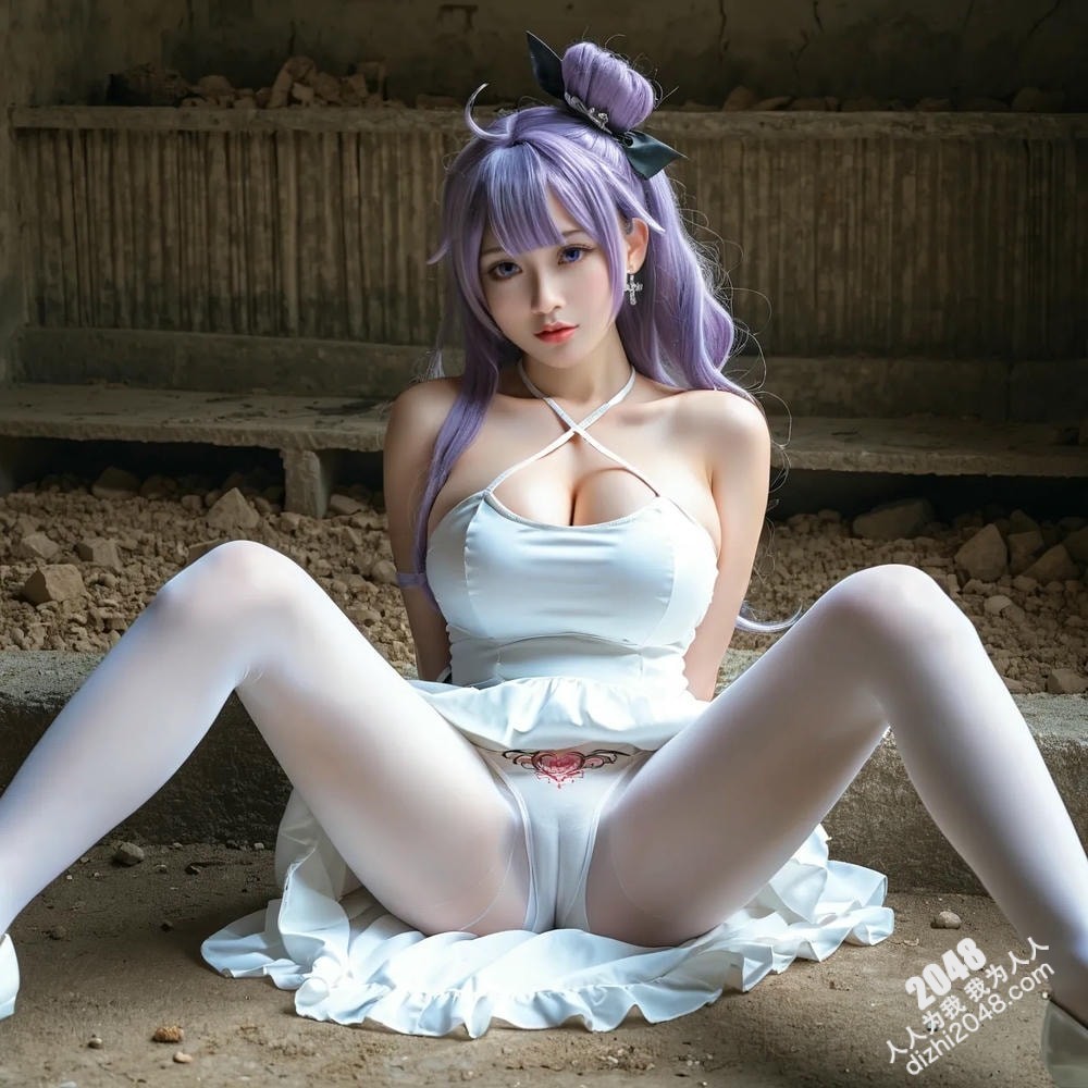 海滩诱惑：银发女孩的阳光假日写真，展现傲人曲线与性感魅力(27)