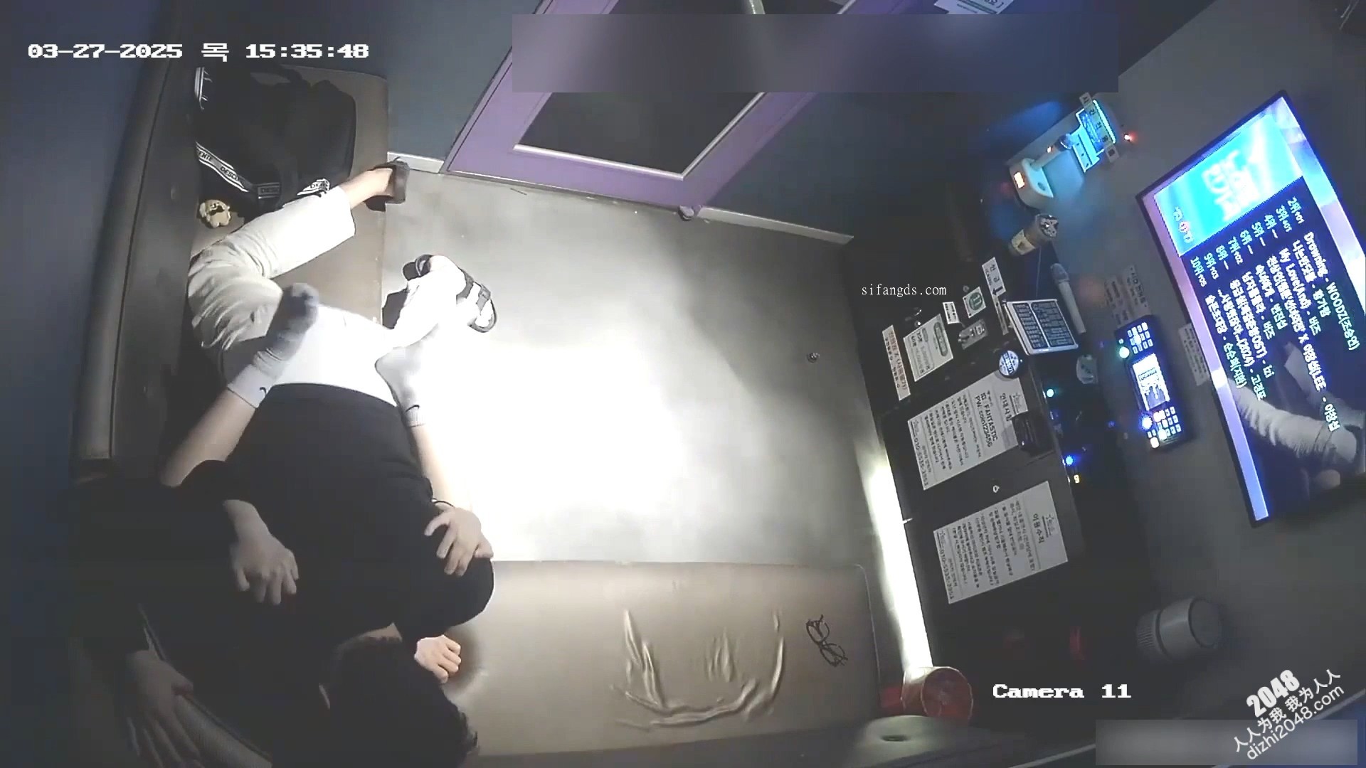 [MP4/553MB]KTV包厢摄像头偷拍 大学生情侣唱歌做爱，娇羞学生妹这一刻变身骚婊子