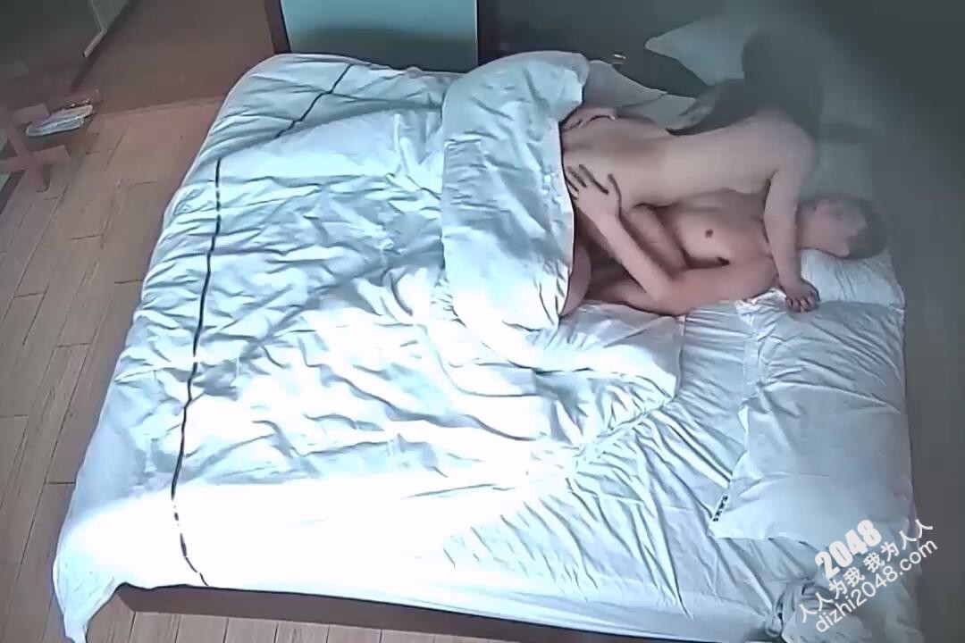 [MP4/2.38G]10-24经典酒店偷拍 眼镜胖妹子被男友吃奶奶，女上位很主动的反差婊