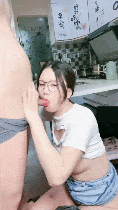 超騷禦女! 【小魚幹Y】 站插舔菊 無套啪啪 特寫道具抽插 極度誘惑！5V