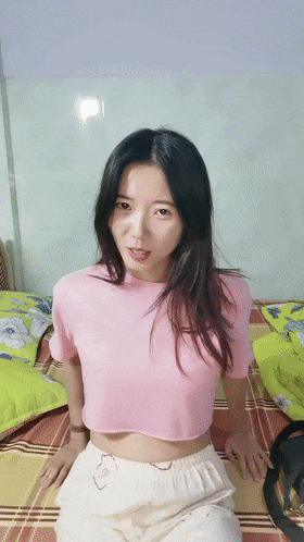 【優片】极品红发美女！高颜值身材好粉嫩小穴【春天春天】69互舔~抱起来无套啪啪~射满一脸~