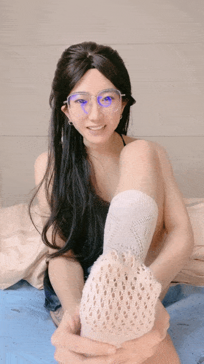 【優片】顶级尤物!眼镜美御姐!双跳蛋震穴,大屌炮友操肥臀,骑乘位打桩机,后入猛捅美臀
