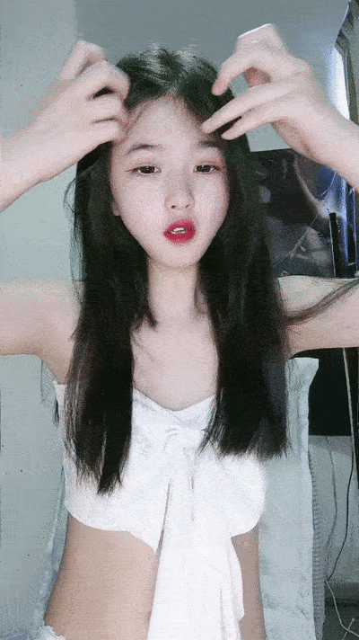 【優片】清纯甜美少女!娇小身材极度淫骚!贫乳小穴特写,玻璃磨蹭插入,爽的不断流出,娇喘呻吟不断