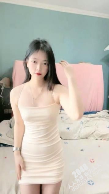 【優片】漂亮美眉 真的好大 好好吃 哎呦我的小骚逼 受不了了 上位无套骑乘 大奶子 白虎鲍鱼