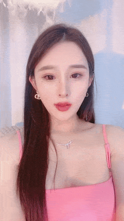 【優片】頂級尤物顔值女神！好久沒播回歸！修長美腿，超粉嫩美穴，假屌深插到底，極度誘惑