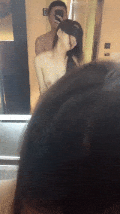 【優片】清纯甜美少女！娇小身材极度淫骚！贫乳小穴特写，玻璃磨蹭插入，爽的不断流出，娇喘呻吟不断