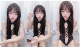 【優片】新人，可爱型的迷你妹妹，【柔崽】，下海 脱光光自慰了 太爽了~这颜值大哥们肯定很满意