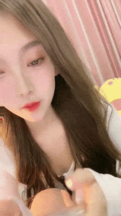【優片】可鹽可甜美女小姐姐！超棒身材細腰美乳！掰開騷穴特寫，從下往上視角，洞洞清晰可見，擺弄姿勢