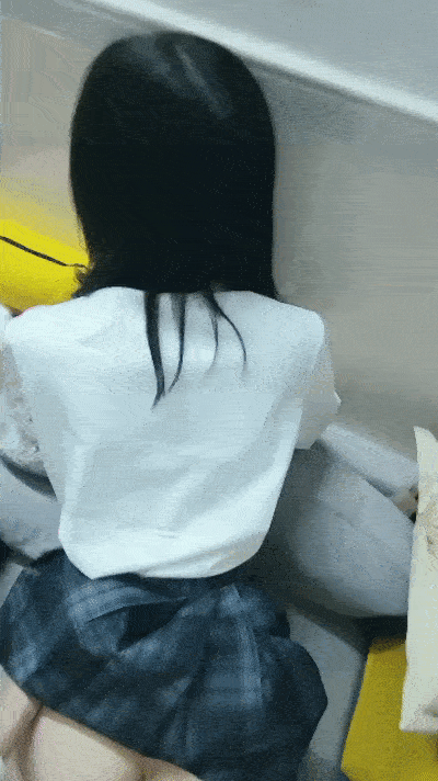 和你一起私奔！顔值滿分極品尤物！外表清純騷的很，多毛嫩穴道具猛捅，爽的流出白漿