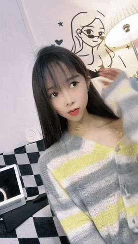 初恋的感觉，【顶级绿播新人女神下海 房琪琪】美爆了 绝对看一眼就爱上