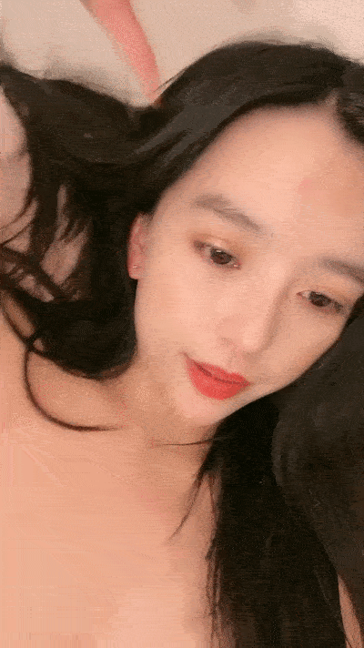 大波浪性感红唇女神！齐逼牛仔短裤！强烈要求大秀一波，全裸抖动大屁股，浓密逼毛骚穴掰开特写