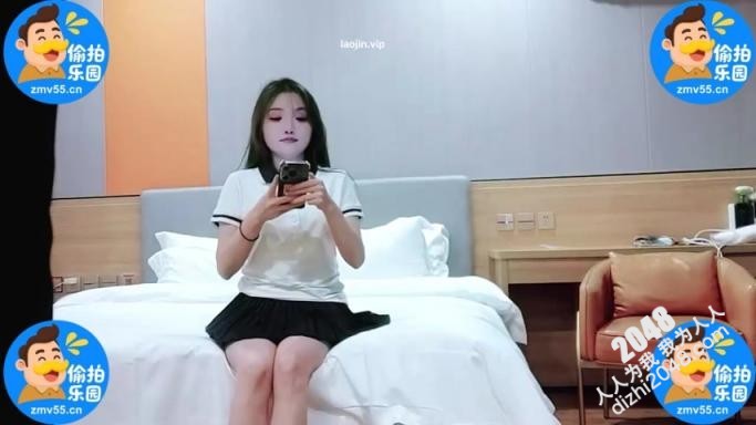 【MP4】[盗摄偷拍]HSP-0044 皮肤很白的四川小姐姐，打桩机狂暴输出，干得她一直嗷嗷叫