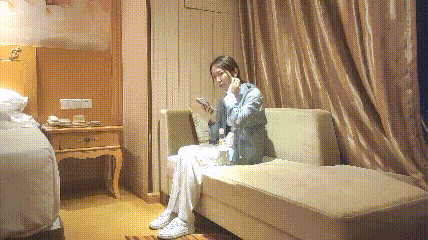 良家大奶人妻 啊啊不要顶那么深 没吃过 好多水 强行脱衣服舔逼无套插入 操的呻吟不停