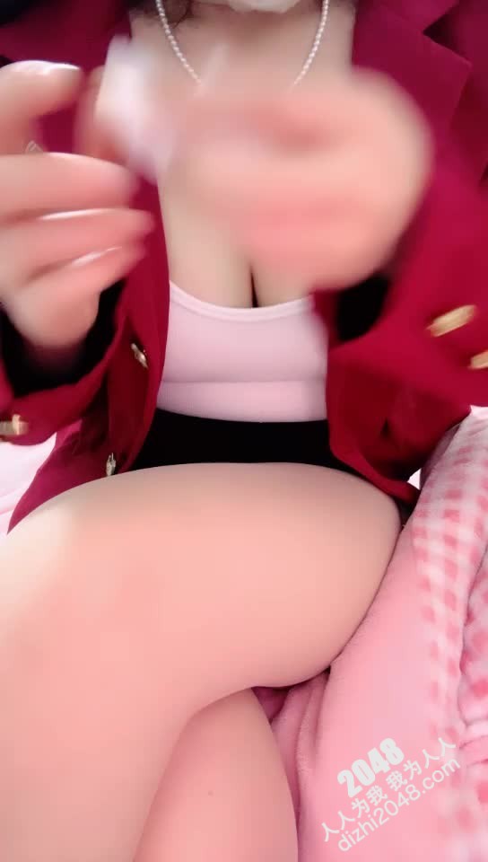 [MP4/ 614M] 剧情演绎：红衣气质小少妇，性欲自摸受不了勾引情夫，根本让人受不了，直接无套开艹！