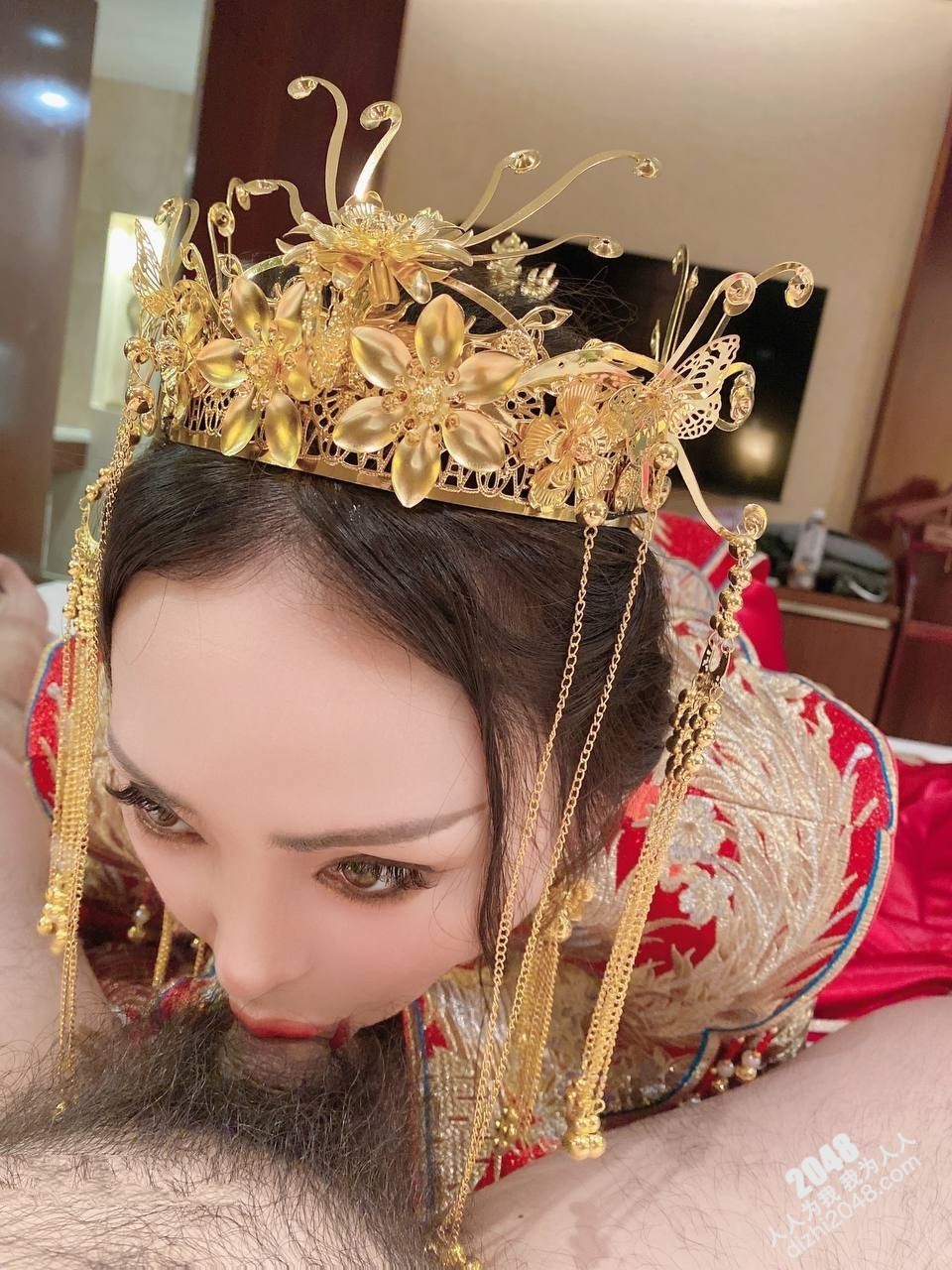 高端土豪外围女 高阶段玩物 结婚洞房花烛夜前穿婚纱卖力伺候主人 直接内射 视图[286P/428M]