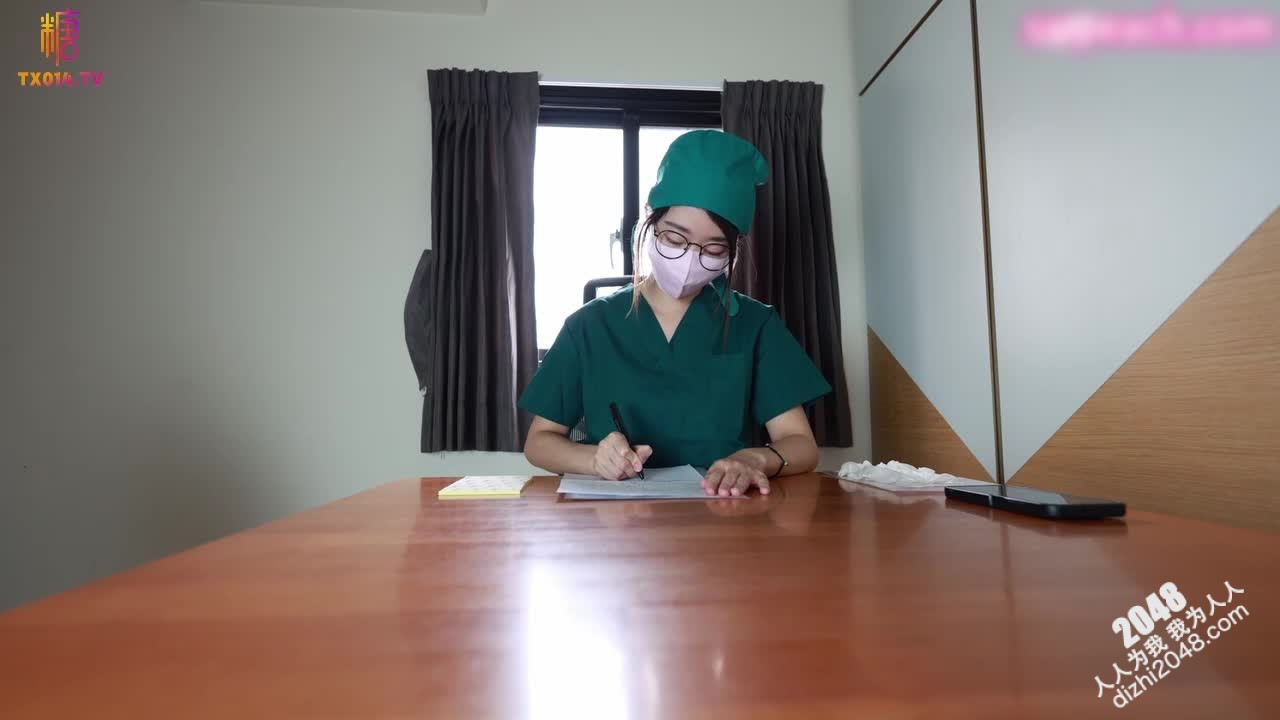 [MP4/ 1.18G] 极品臀模私教Ssrpeach 台湾清华大学外文系女神 女医生无私奉献蜜穴采精