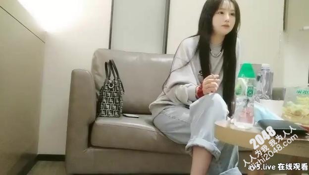 [探花偷拍]ONE-0040 颜值不错牛仔裤萌妹子 穿上白色网袜近距离拍摄抬腿侧入大力猛操
